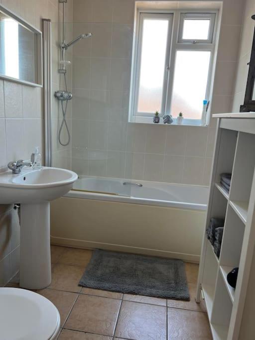1 Bedroom Flat Sleeps 4 In Abingdon Oxfordshire Exterior foto
